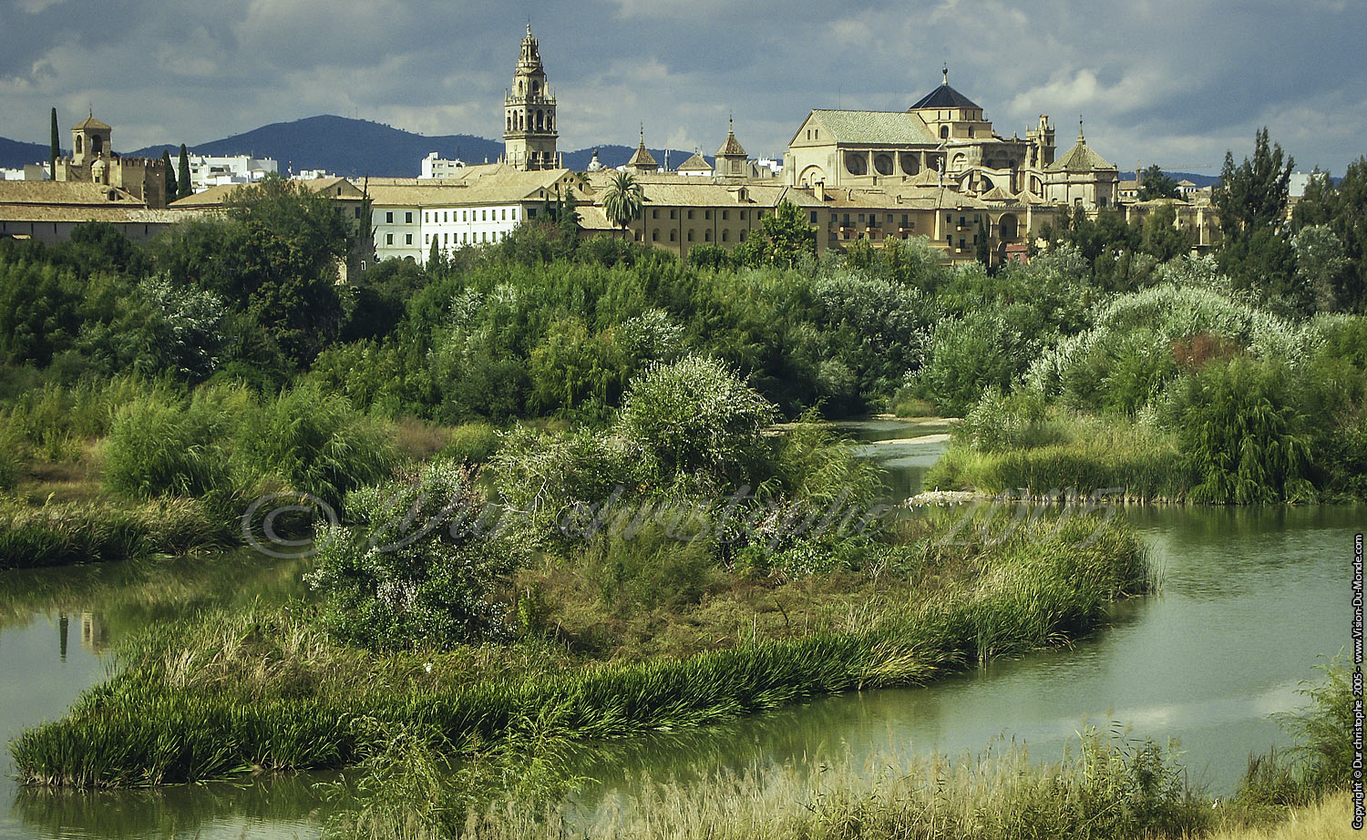 Vue de la rive opposée du Guadalquivir - La Mezquita - Cordoba  - 2005